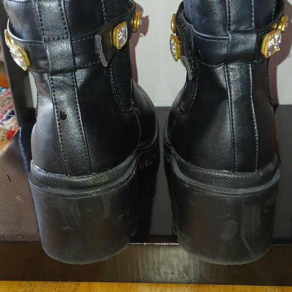 CUSHIONAIRE Women's Julie Chelsea boot with Jeweled strap +Memory Foam (size 9) - Picture 10 of 12